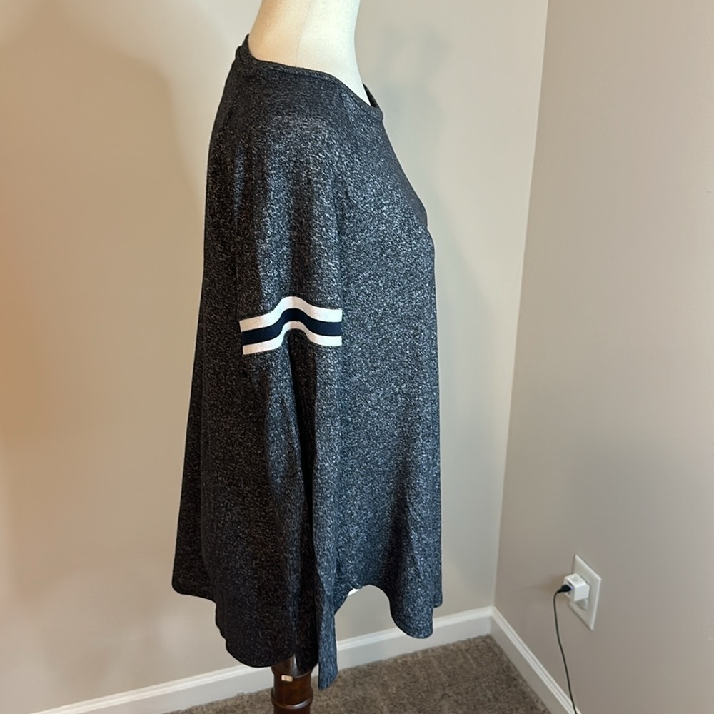 Maurices 24/7 Long Sleeve Tee Size Medium - Picture 5 of 17